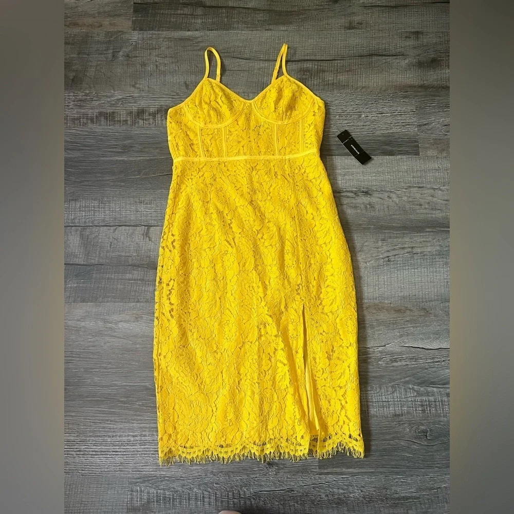 Lulu’s Love Me Right Yellow Lace Bodycon Midi Dress Medium Slit Sexy - Picture 2 of 5